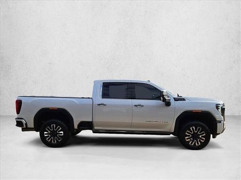 Used 2024 GMC Sierra 2500 Denali Ultimate image 4