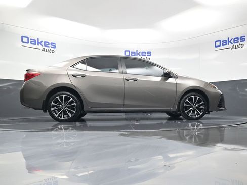 Used 2018 Toyota Corolla SE image 41