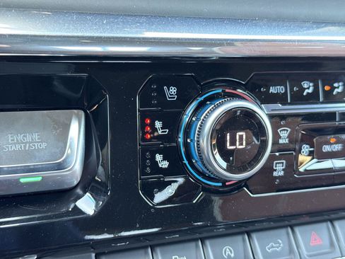 New 2026 GMC Sierra 1500 Denali Ultimate w/ LPO, Black Badging Package AWD/4WD image 17