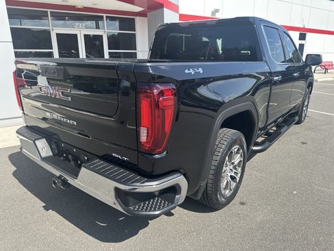 Used 2024 GMC Sierra 1500 SLT AWD/4WD image 8