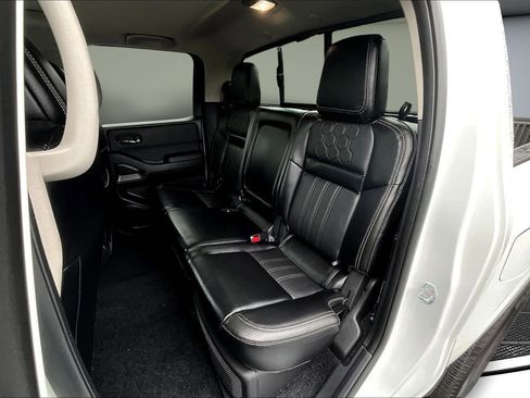 Used 2024 Nissan Frontier SL w/ Technology Package image 22