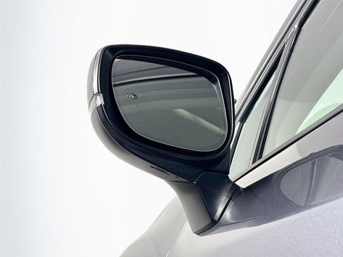 Used 2024 Subaru Ascent Onyx Edition image 10