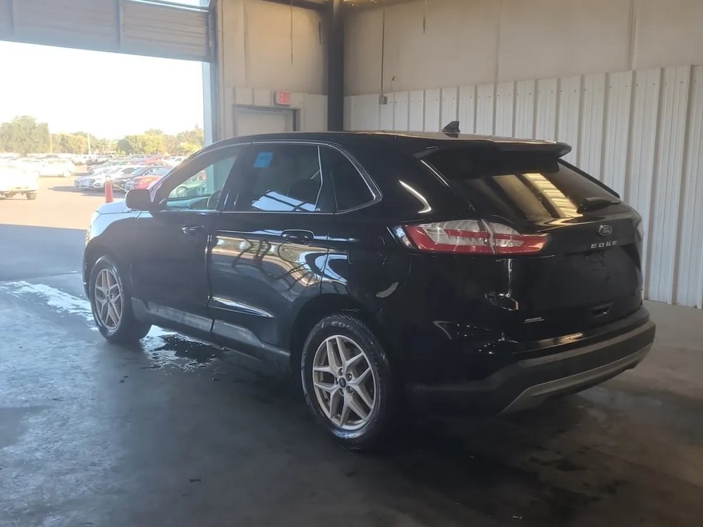 Used 2023 Ford Edge SEL AWD/4WD image 3