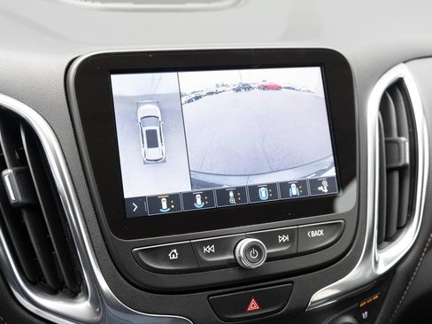 Used 2020 Chevrolet Equinox Premier AWD/4WD image 4
