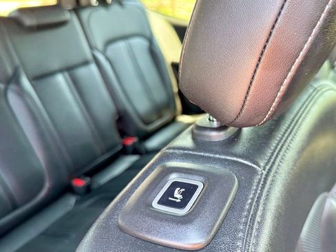 Used 2024 Jeep Wagoneer Series II w/ Flexible Seating Group RWD image 21