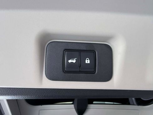 Used 2023 Nissan Ariya FWD image 28