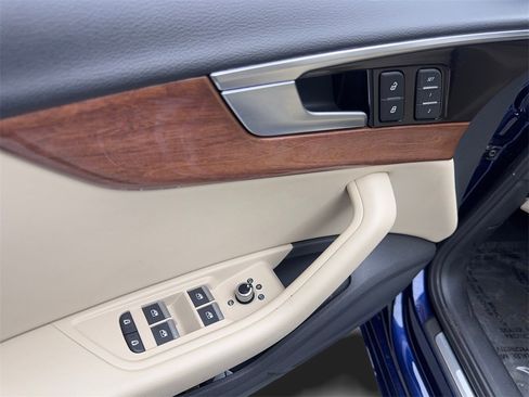 Used 2022 Audi A4 2.0T Premium w/ Convenience Package image 32