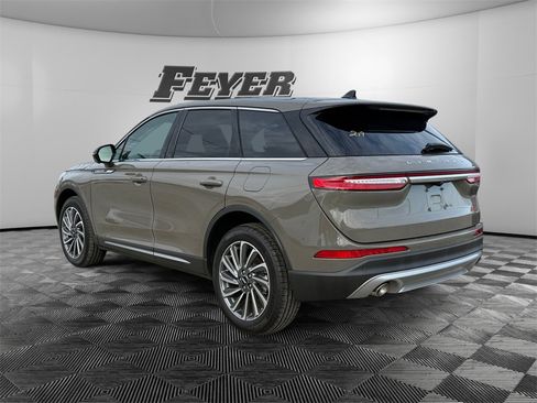 Used 2025 Lincoln Corsair Reserve image 3