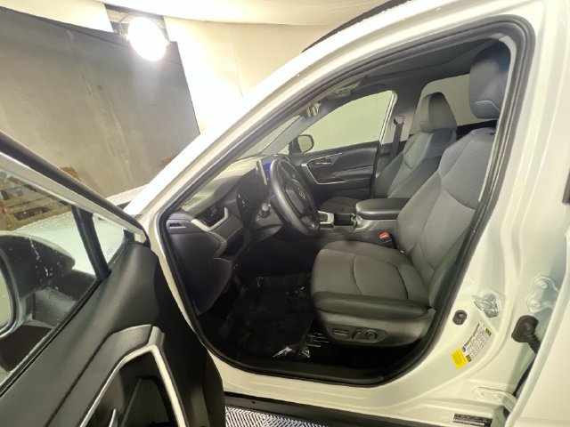 Used 2025 Toyota RAV4 XLE w/ Convenience Package FWD image 14