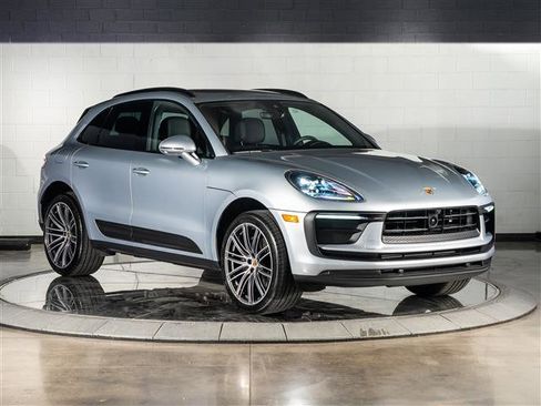 Certified 2026 Porsche Macan AWD/4WD image 7