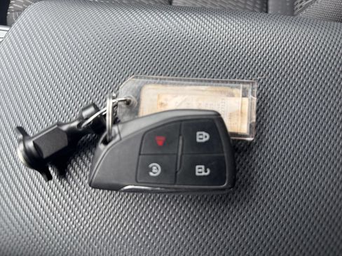Used 2025 Chevrolet Equinox LT FWD image 20