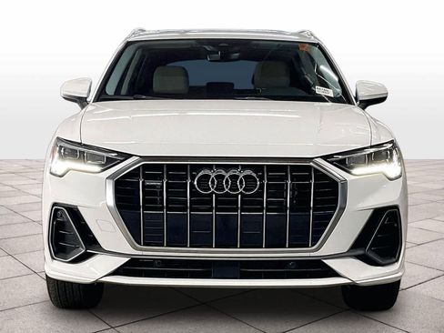 Certified 2025 Audi Q3 2.0T Premium image 3