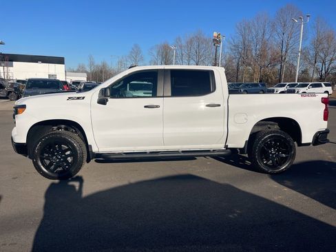 Used 2025 Chevrolet Silverado 1500 Custom Trail Boss w/ Turbomax Blackout Package AWD/4WD image 2