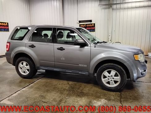 Used 2008 Ford Escape XLS AWD/4WD image 2