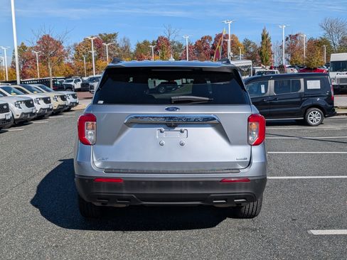Certified 2020 Ford Explorer XLT image 4