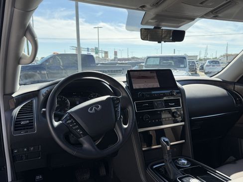 Certified 2024 INFINITI QX80 Premium Select w/ Cargo Package image 18