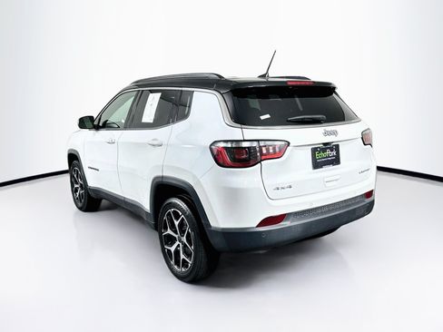 Used 2025 Jeep Compass Limited AWD/4WD image 5