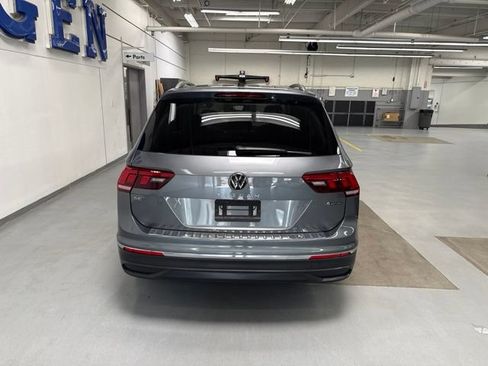 Certified 2023 Volkswagen Tiguan SE w/ Panoramic Sunroof Package AWD/4WD image 9