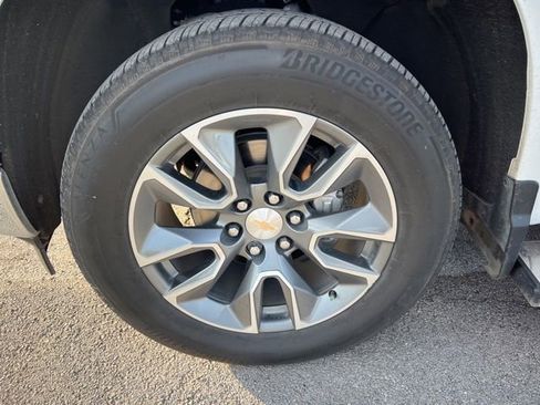 Used 2024 Chevrolet Silverado 1500 LT w/ Protection Package RWD image 4
