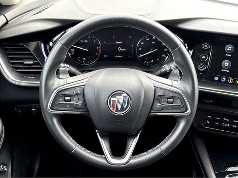Used 2022 Buick Envision Preferred image 11