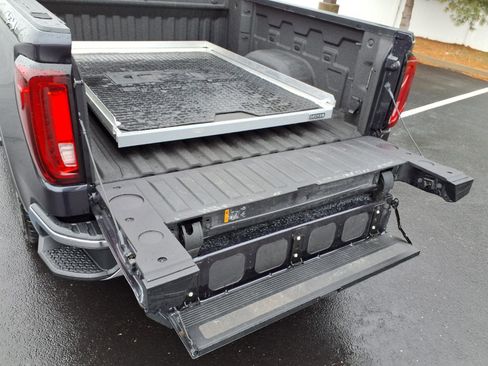 Used 2022 GMC Sierra 1500 SLT w/ SLT Premium Package image 2