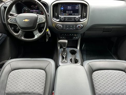 Used 2019 Chevrolet Colorado Z71 AWD/4WD image 3