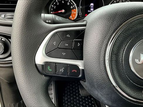 Used 2023 Jeep Renegade Latitude image 11