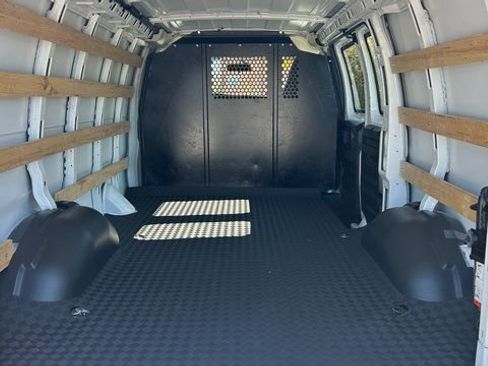 Used 2023 GMC Savana 2500 w/ Driver Convenience Package image 16
