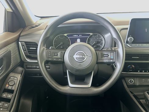 Used 2023 Nissan Rogue SV AWD/4WD image 18