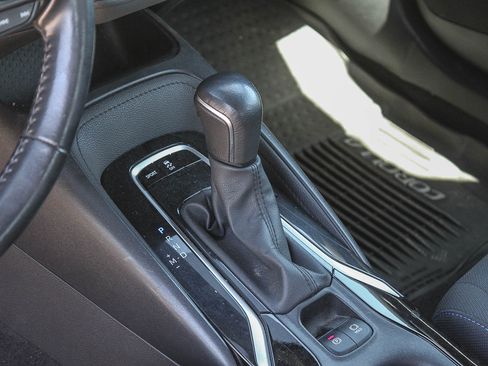 Used 2020 Toyota Corolla SE w/ SE Premium Package image 21