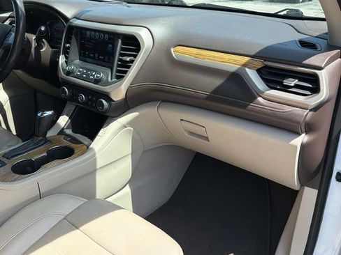Used 2017 GMC Acadia Denali w/ Technology Package FWD image 27