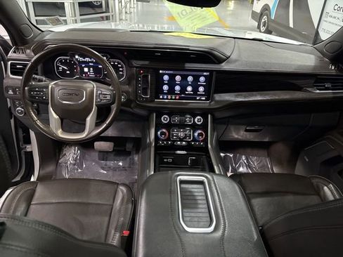 Used 2021 GMC Yukon XL Denali w/ Denali Premium Package AWD/4WD image 32