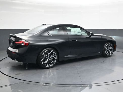 Used 2025 BMW 230i xDrive Coupe w/ Premium Package image 4