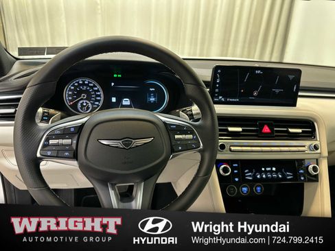 Certified 2025 Genesis G70 2.5T image 19