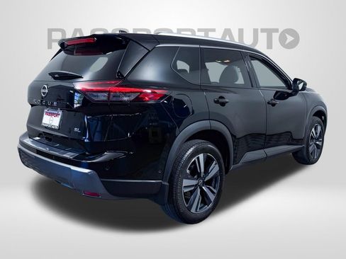 Certified 2024 Nissan Rogue SL FWD image 9
