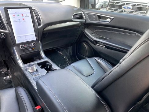 Certified 2022 Ford Edge Titanium image 17