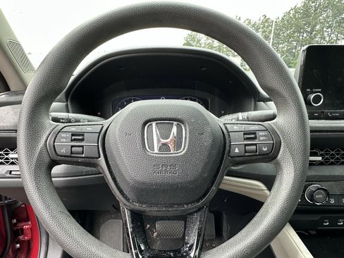 Used 2023 Honda Accord EX image 6