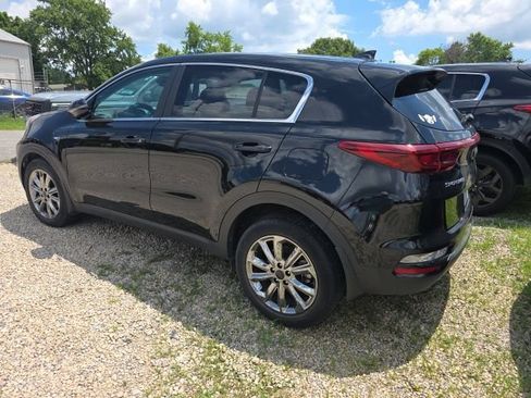 Certified 2022 Kia Sportage LX w/ LX AWD Value Edition Package image 2