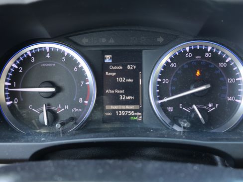 Used 2019 Toyota Highlander XLE image 19