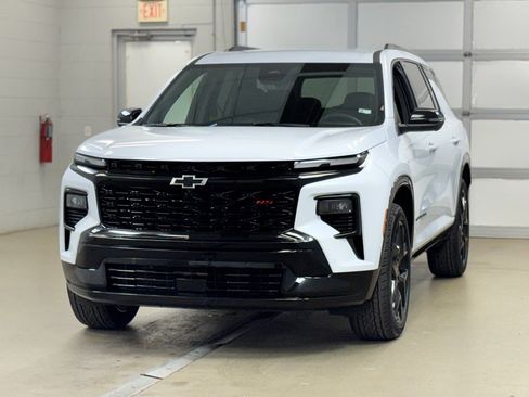 New 2026 Chevrolet Traverse RS image 3