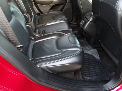 Used 2016 Jeep Cherokee Limited image 24