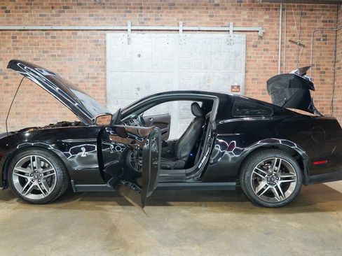 Used 2010 Ford Mustang Shelby GT500 RWD image 26