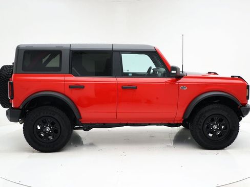 Used 2023 Ford Bronco Wildtrak image 3