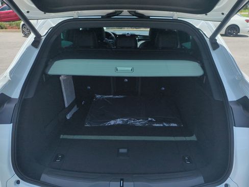 New 2025 Maserati Grecale GT image 12