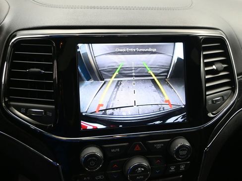 Used 2020 Jeep Grand Cherokee Overland image 17