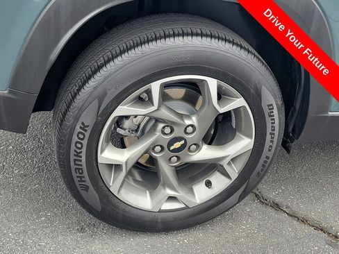 Used 2025 Chevrolet Trax LT FWD image 29