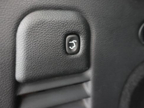 Used 2018 Jeep Grand Cherokee Altitude AWD/4WD image 30