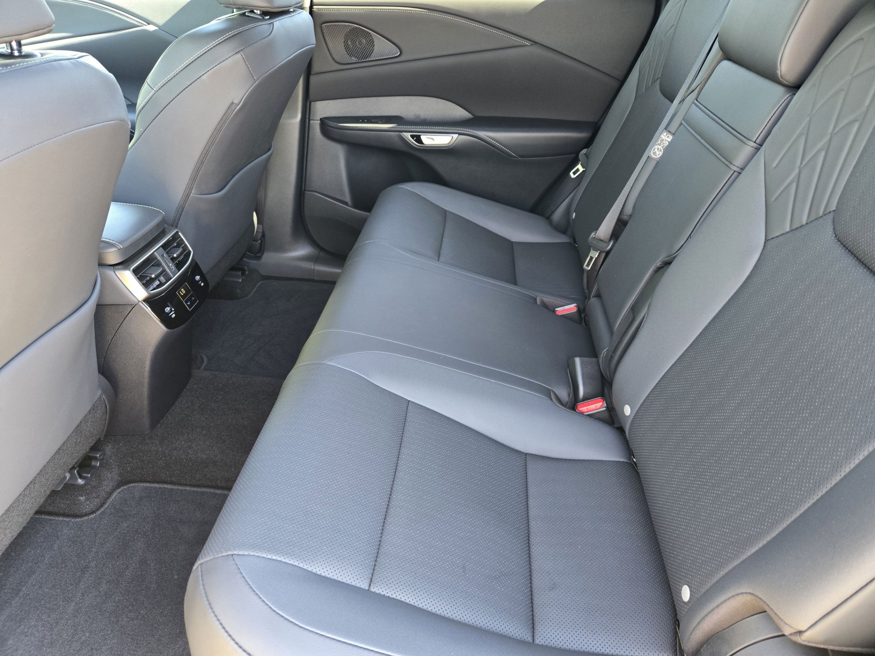 Used 2025 Lexus RX 350 Premium w/ Accessory Package (Z1) FWD image 29