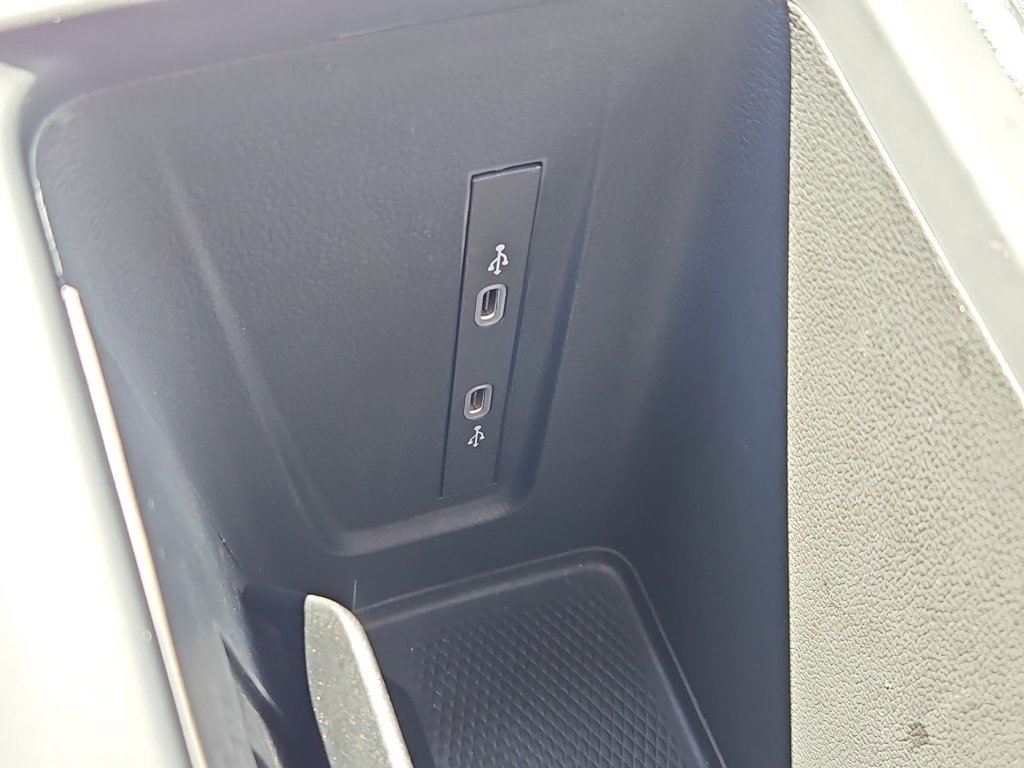 Certified 2026 Volkswagen Tiguan SE R-Line AWD/4WD image 19