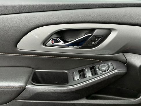Used 2020 Chevrolet Traverse LT w/ LPO, Floor Liner Package image 17